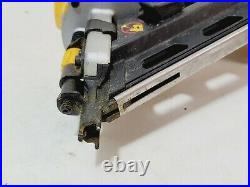 DEWALT DCN692 20V 2-3.5 Cordless 30° Framing Nailer For Parts or Repair