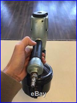 Hitachi NV65AH 2.5 Coil Round Head Pneumatic Siding Nailer Nail Gun TESTED