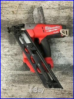 Milwaukee 2743-20 M18 FUEL 15 Guage Brushless Finish Nailer (BT) GOOD