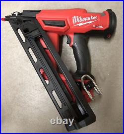 Milwaukee 2839-20 Fuel M18 Brushless 15-Gauge Angled Finish Nailer (Tool-Only)